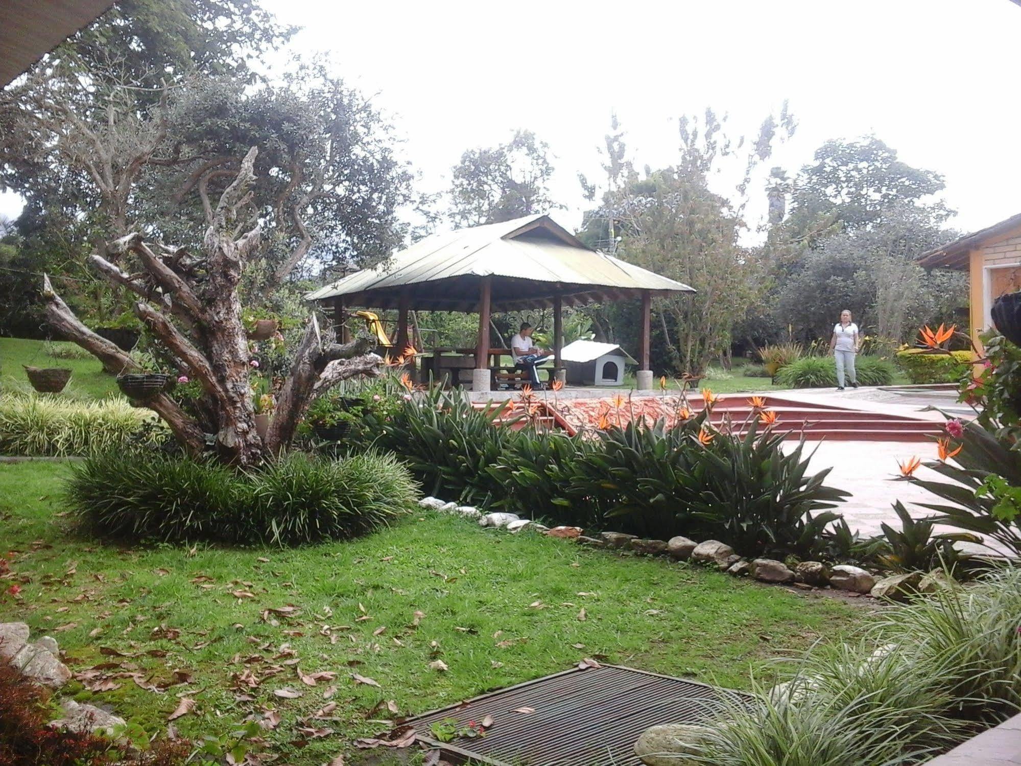 Finca Hotel La Ponderosa Rionegro Esterno foto